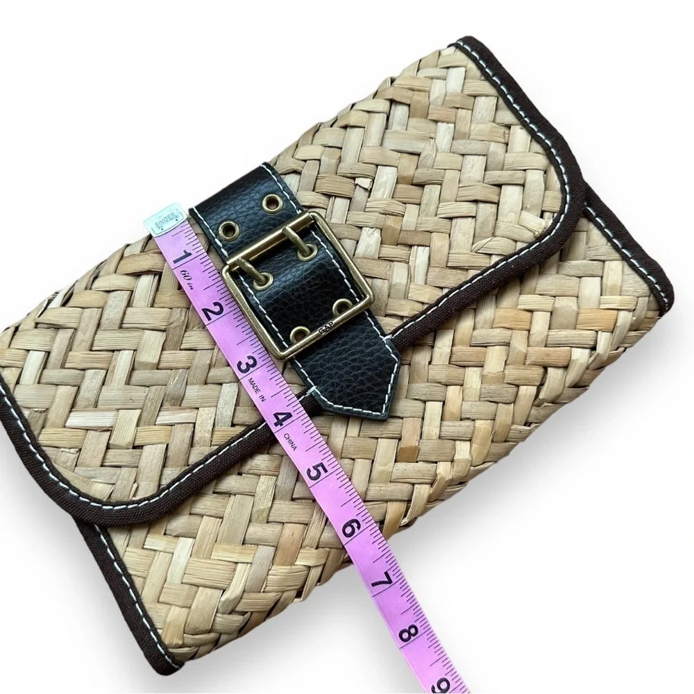 Gap Tan and Brown Wicker Weave Straw Clutch With Faux Leather Buckle